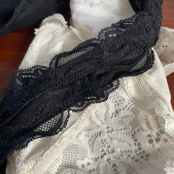 Free People Intimately Halter Lace Bralette Bundle of 2 Medium Black & White NWT - Picture 5 of 12